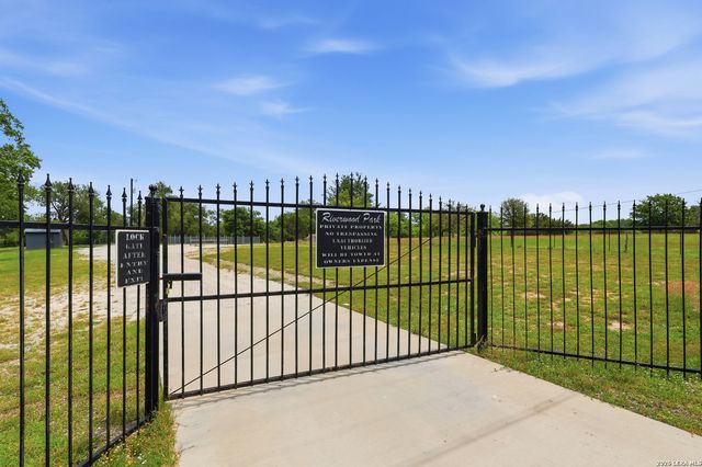 261 FAWN LN, Spring Branch, TX 78070