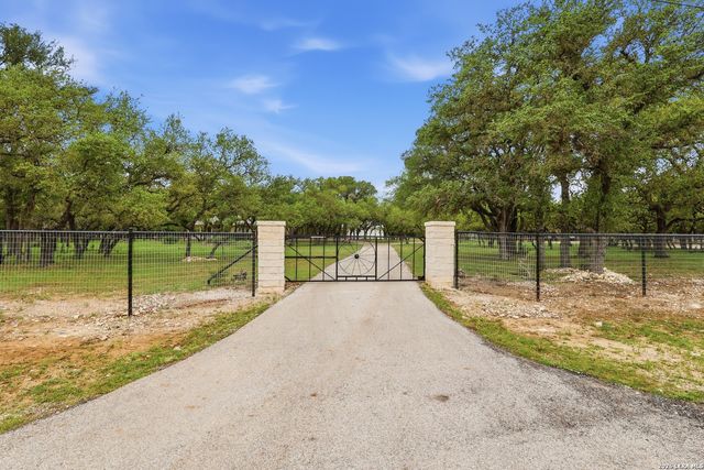 261 FAWN LN, Spring Branch, TX 78070