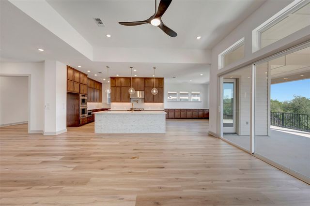 302 Silver Sage CT, Dripping Springs, TX 78620