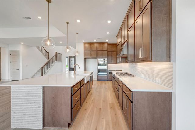 302 Silver Sage CT, Dripping Springs, TX 78620