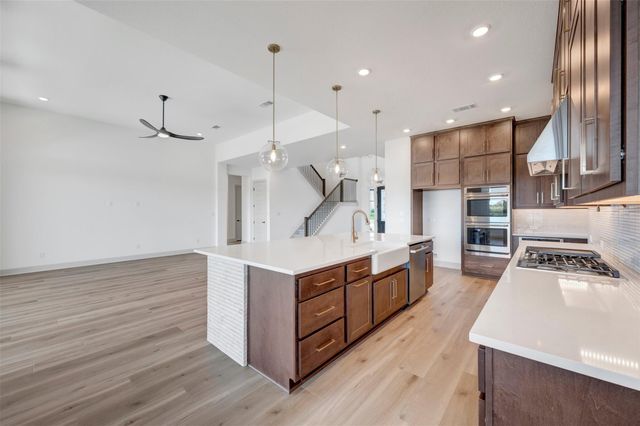 302 Silver Sage CT, Dripping Springs, TX 78620
