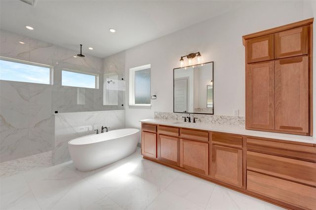 302 Silver Sage CT, Dripping Springs, TX 78620