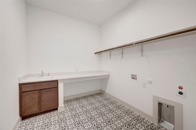 302 Silver Sage CT, Dripping Springs, TX 78620