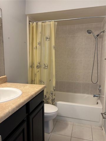 28 LAS PALMAS WAY, Kissimmee, FL 34743