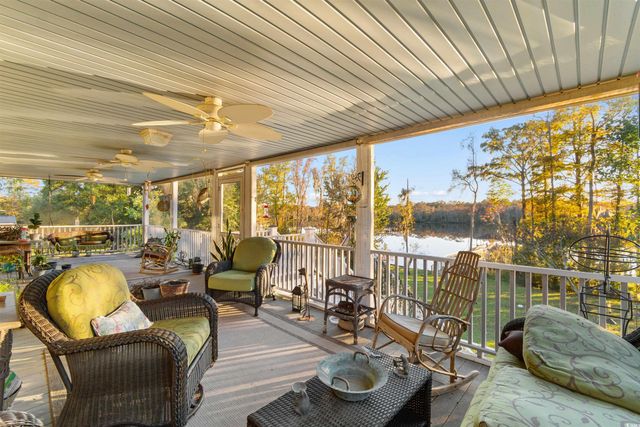 280 Mary George Ln., Georgetown, SC 29440