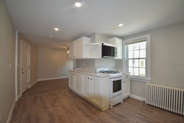 16 Magnolia Ave 7, Gloucester, MA 01930