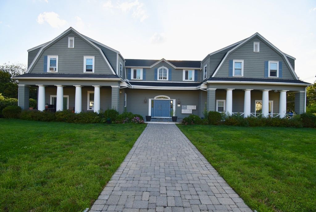 16 Magnolia Ave 7, Gloucester, MA 01930