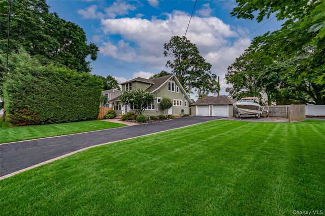 116 Railroad Avenue, Saint James, NY 11780