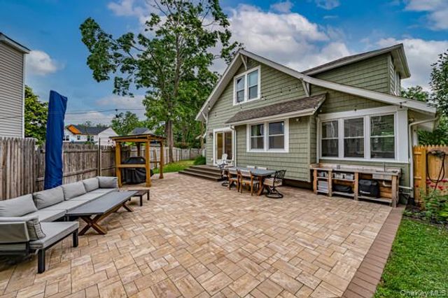 116 Railroad Avenue, Saint James, NY 11780