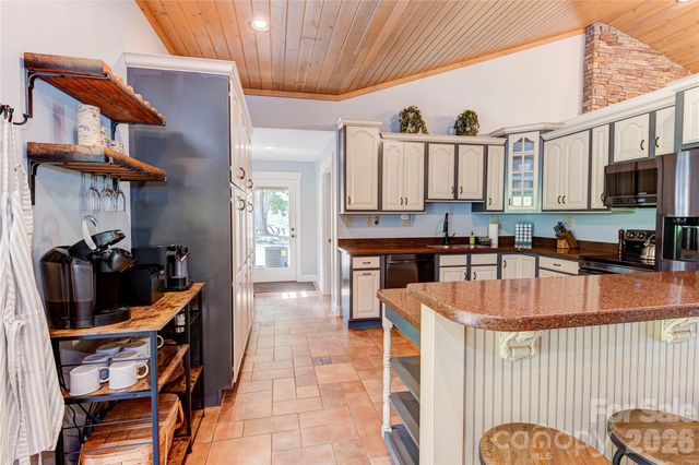 97 Circle E Ranch Road, Burnsville, NC 28714