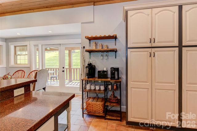 97 Circle E Ranch Road, Burnsville, NC 28714