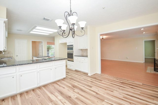 4415 Knightsbridge Boulevard, Sugar Land, TX 77479