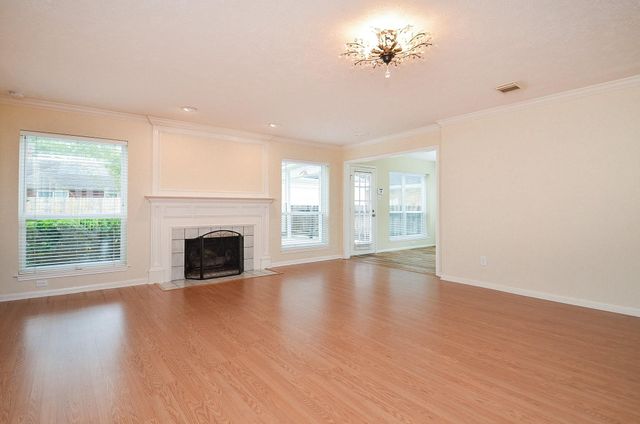 4415 Knightsbridge Boulevard, Sugar Land, TX 77479