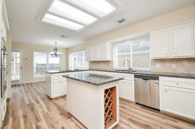 4415 Knightsbridge Boulevard, Sugar Land, TX 77479