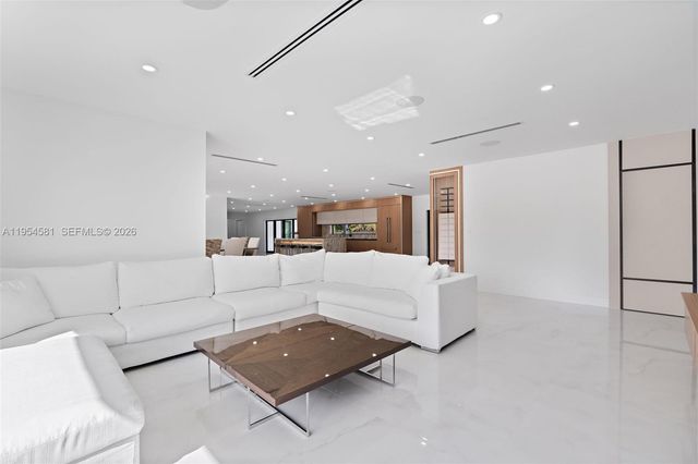 12425 SW 226th St, Miami, FL 33170