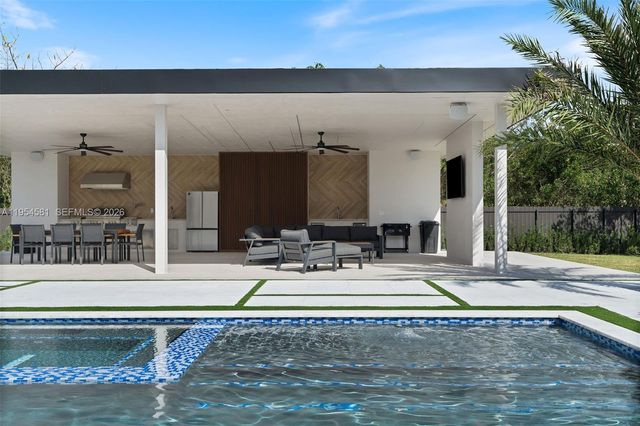 12425 SW 226th St, Miami, FL 33170