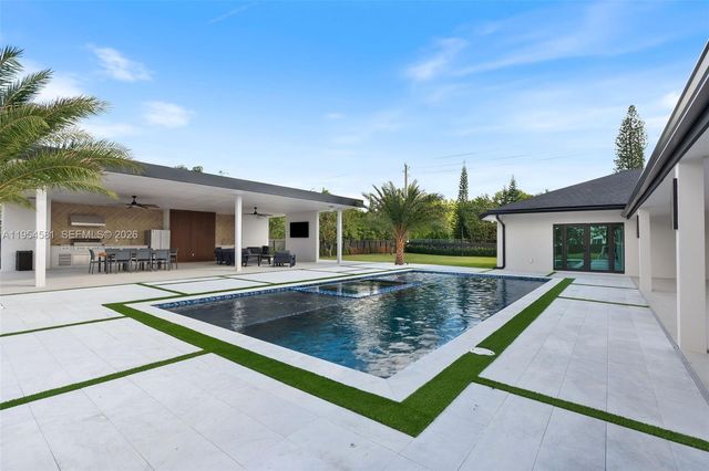 12425 SW 226th St, Miami, FL 33170