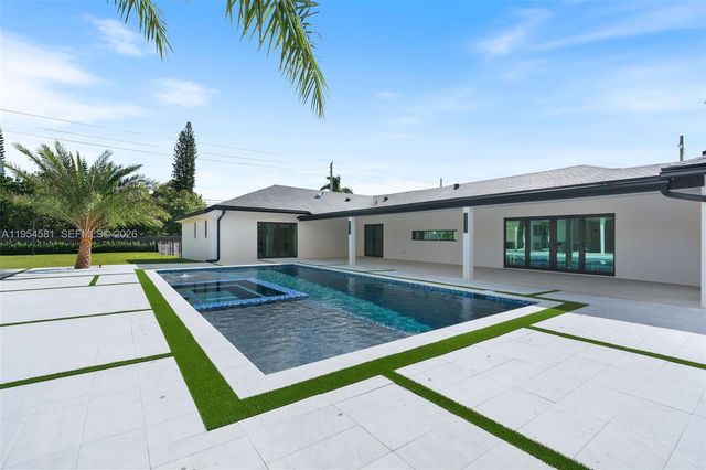 12425 SW 226th St, Miami, FL 33170