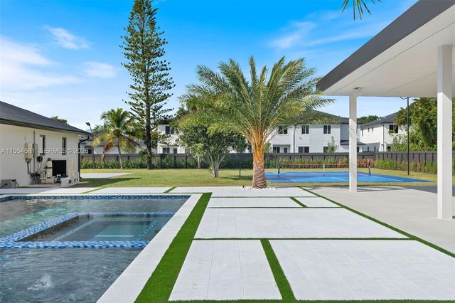 12425 SW 226th St, Miami, FL 33170