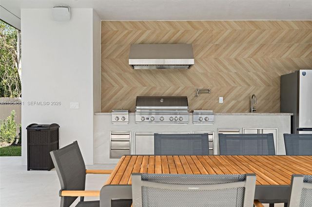 12425 SW 226th St, Miami, FL 33170