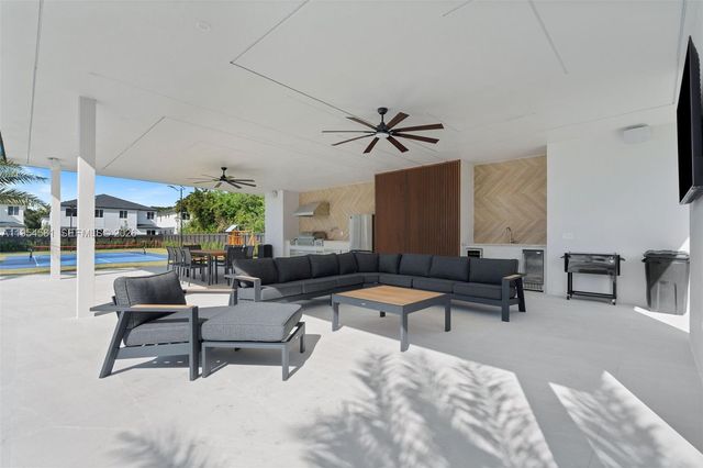 12425 SW 226th St, Miami, FL 33170