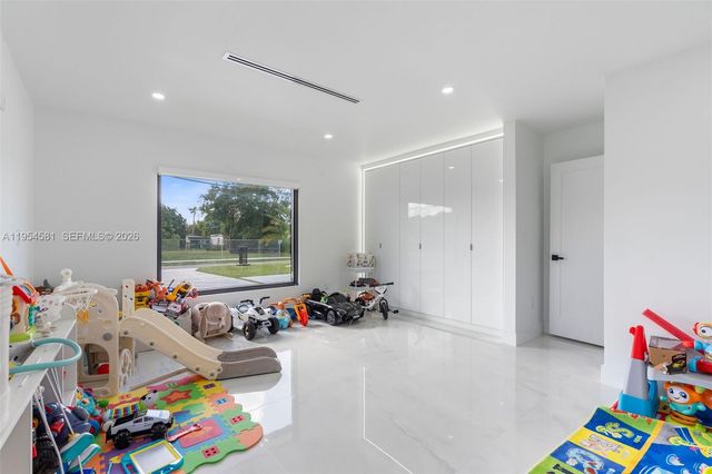 12425 SW 226th St, Miami, FL 33170