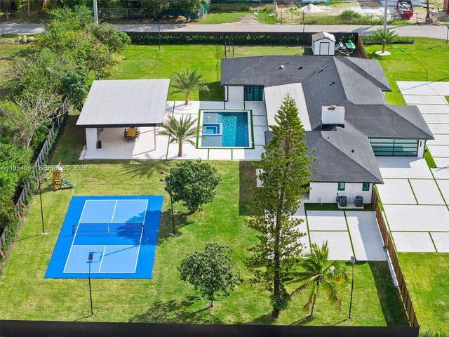 12425 SW 226th St, Miami, FL 33170