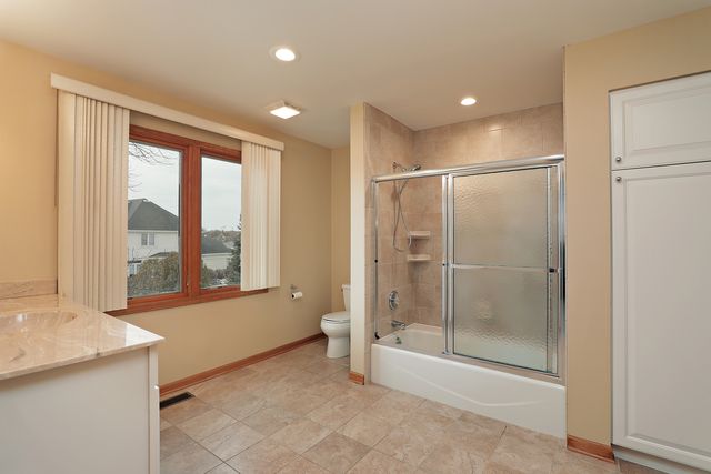 1430 Voltz Road, Northbrook, IL 60062