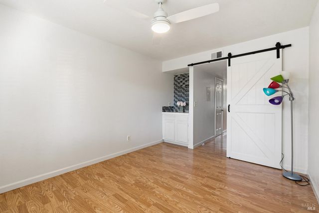 131 Cambridge Dr, Vacaville, CA 95687