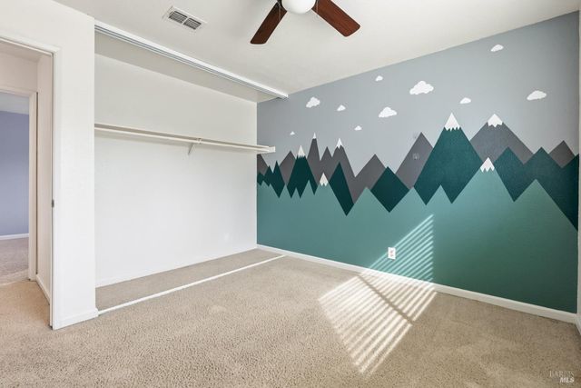 131 Cambridge Dr, Vacaville, CA 95687