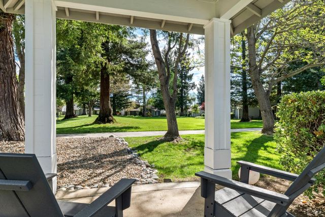 131 Cambridge Dr, Vacaville, CA 95687