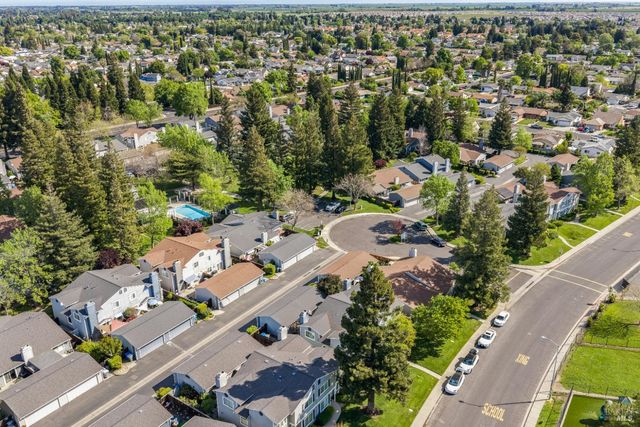 131 Cambridge Dr, Vacaville, CA 95687