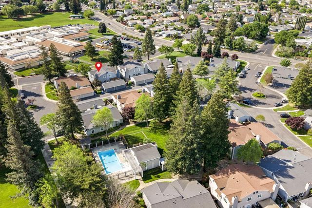 131 Cambridge Dr, Vacaville, CA 95687