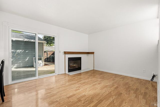 131 Cambridge Dr, Vacaville, CA 95687