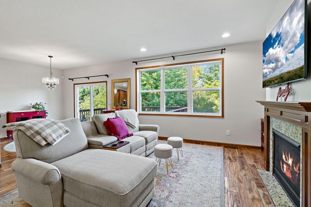 11624 Ivywood Circle, Woodbury, MN 55129