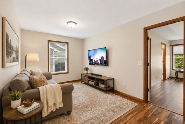 11624 Ivywood Circle, Woodbury, MN 55129