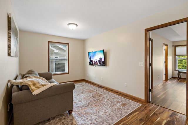 11624 Ivywood Circle, Woodbury, MN 55129