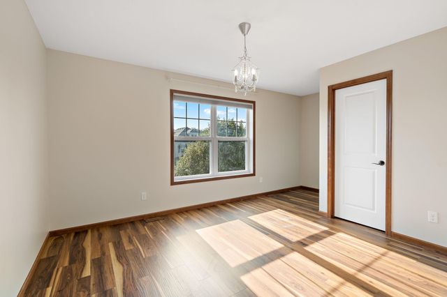 11624 Ivywood Circle, Woodbury, MN 55129