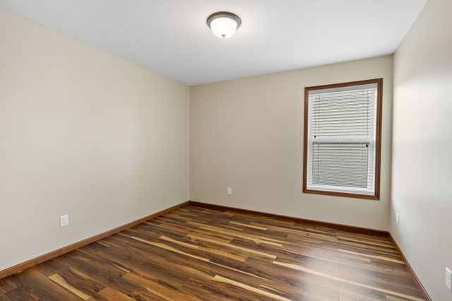 11624 Ivywood Circle, Woodbury, MN 55129