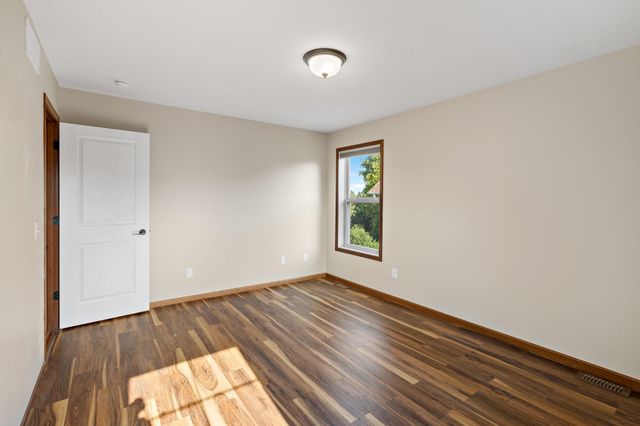 11624 Ivywood Circle, Woodbury, MN 55129
