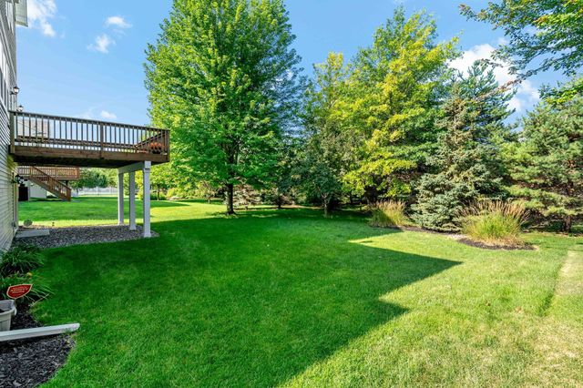 11624 Ivywood Circle, Woodbury, MN 55129