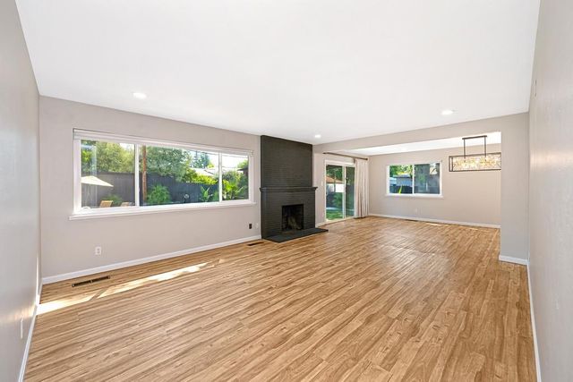 4404 Rollingrock Way, Carmichael, CA 95608