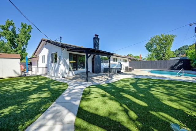 4404 Rollingrock Way, Carmichael, CA 95608
