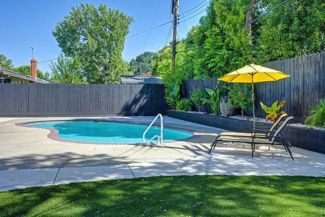 4404 Rollingrock Way, Carmichael, CA 95608
