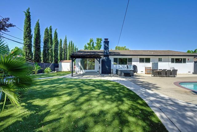 4404 Rollingrock Way, Carmichael, CA 95608