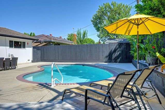 4404 Rollingrock Way, Carmichael, CA 95608