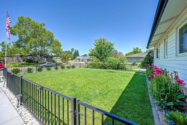 4404 Rollingrock Way, Carmichael, CA 95608