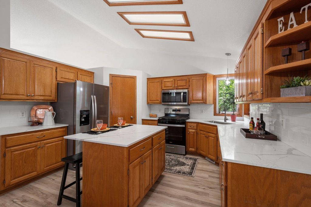 14021 Belmont Trail, Rosemount, MN 55068