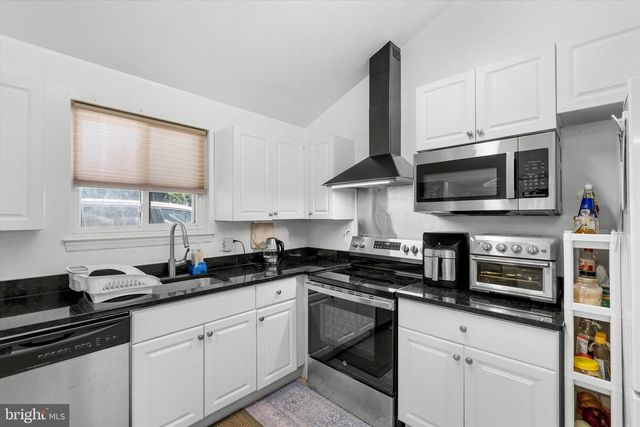 8304 HARLAND DR, Springfield, VA 22152