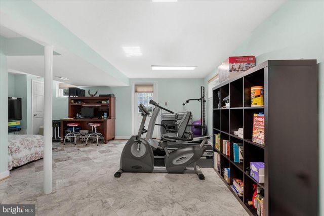 8304 HARLAND DR, Springfield, VA 22152